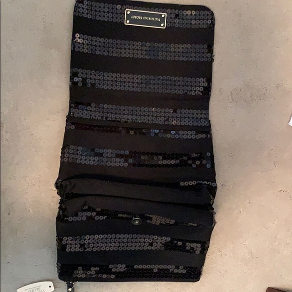 Victoria’s Secret makeup travel bag - Picture 4 of 6